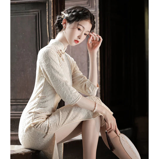 2025 Improved Cheongsam Elegant White Lace Engagement Dress for Young Girls Classy Style for Spring Traditional Chinese Clothing