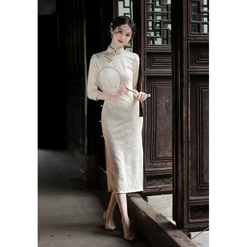 2025 Improved Cheongsam Elegant White Lace Engagement Dress for Young Girls Classy Style for Spring Traditional Chinese Clothing